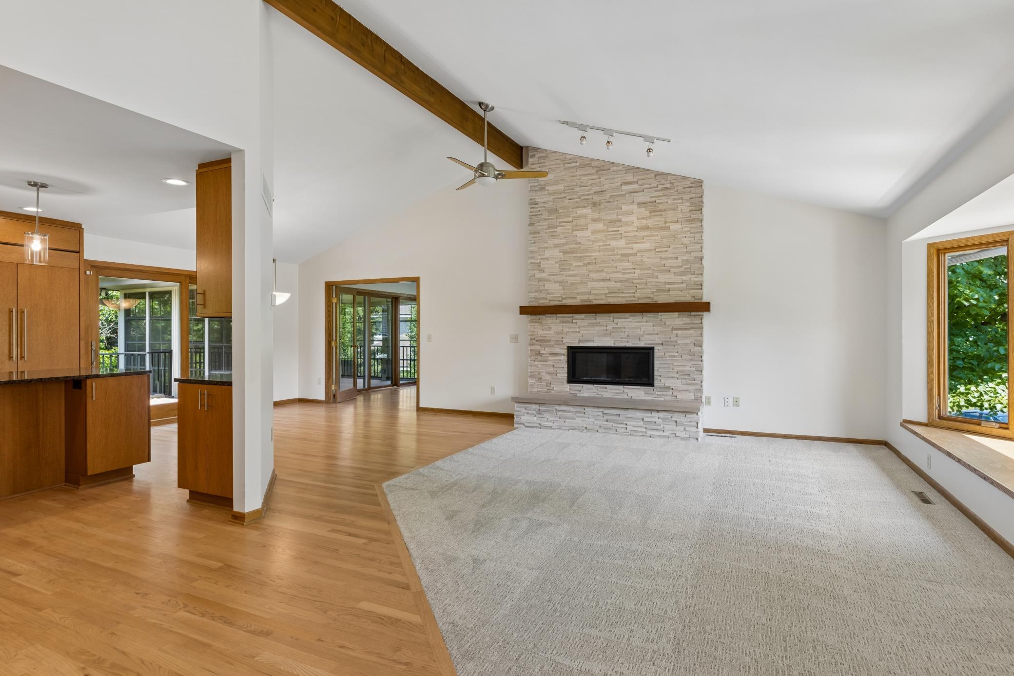 5931 Creek Point
