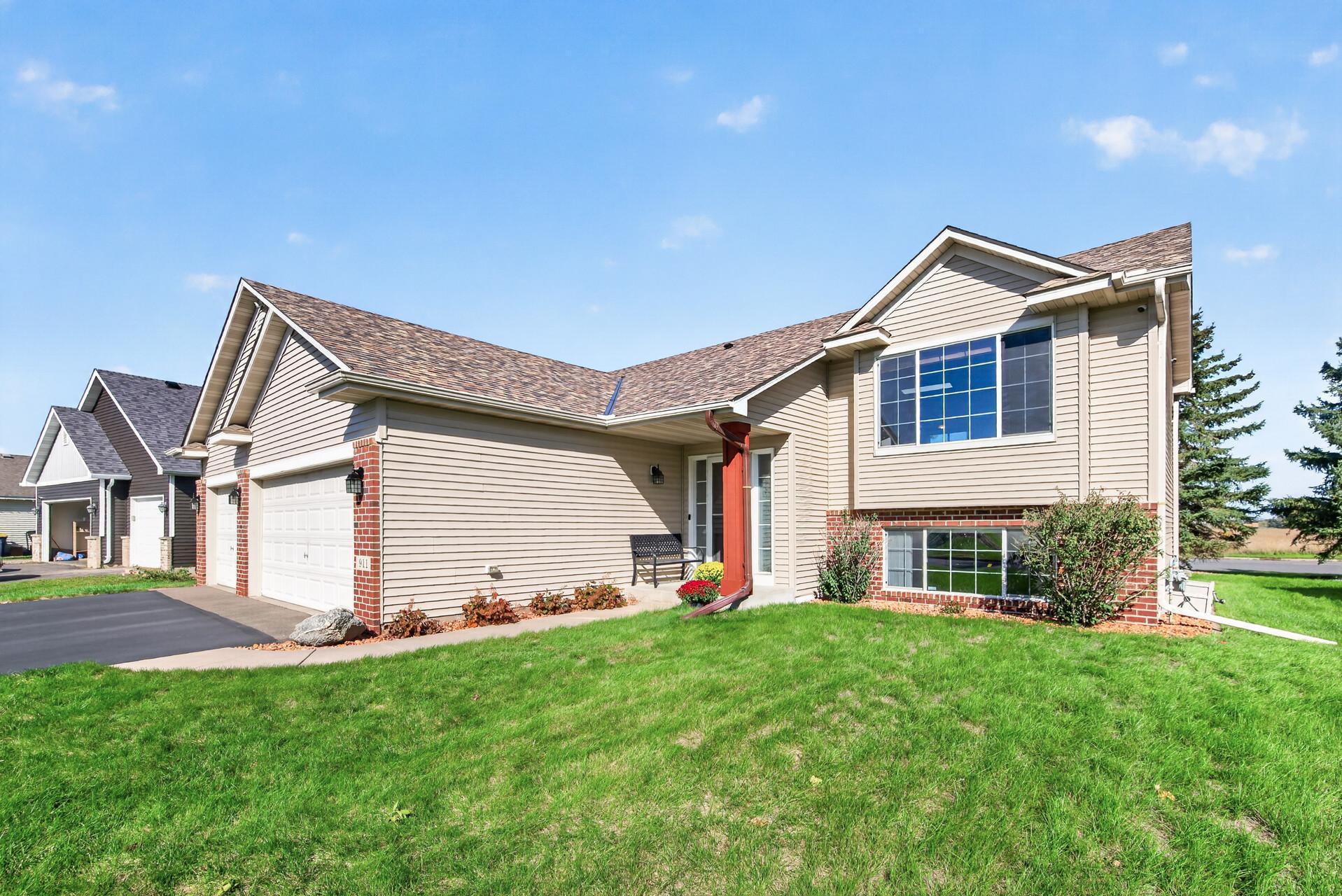 911 Cobblestone Lane