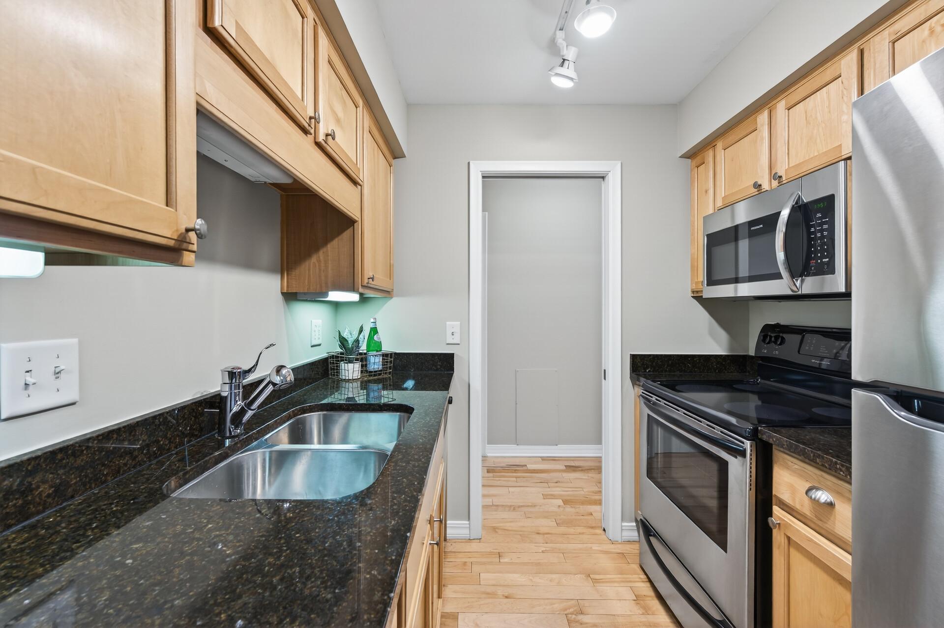 2727 W 43rd Street 201