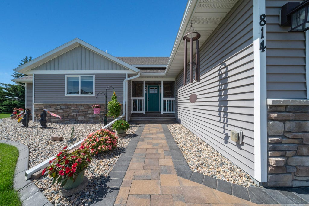 Photo of 814 Curt Felt Drive, Alexandria, MN 56308 (MLS # 7098960)