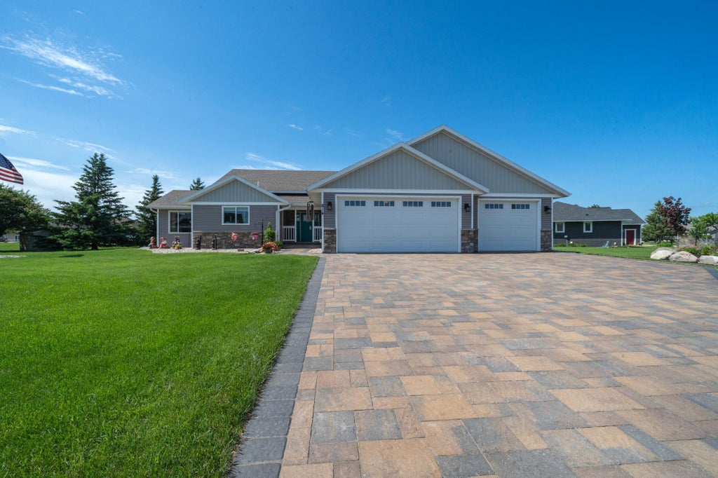 Photo of 814 Curt Felt Drive, Alexandria, MN 56308 (MLS # 7098960)