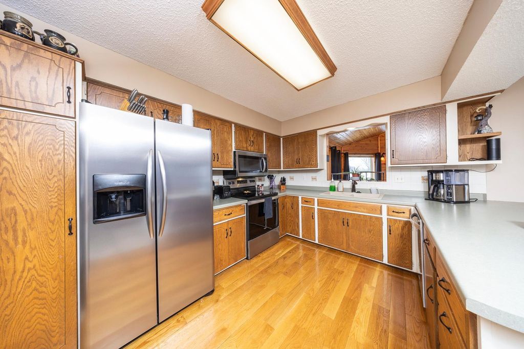 Photo of 225 Cardinal Lane, Chaska, MN 55318 (MLS # 7003207)