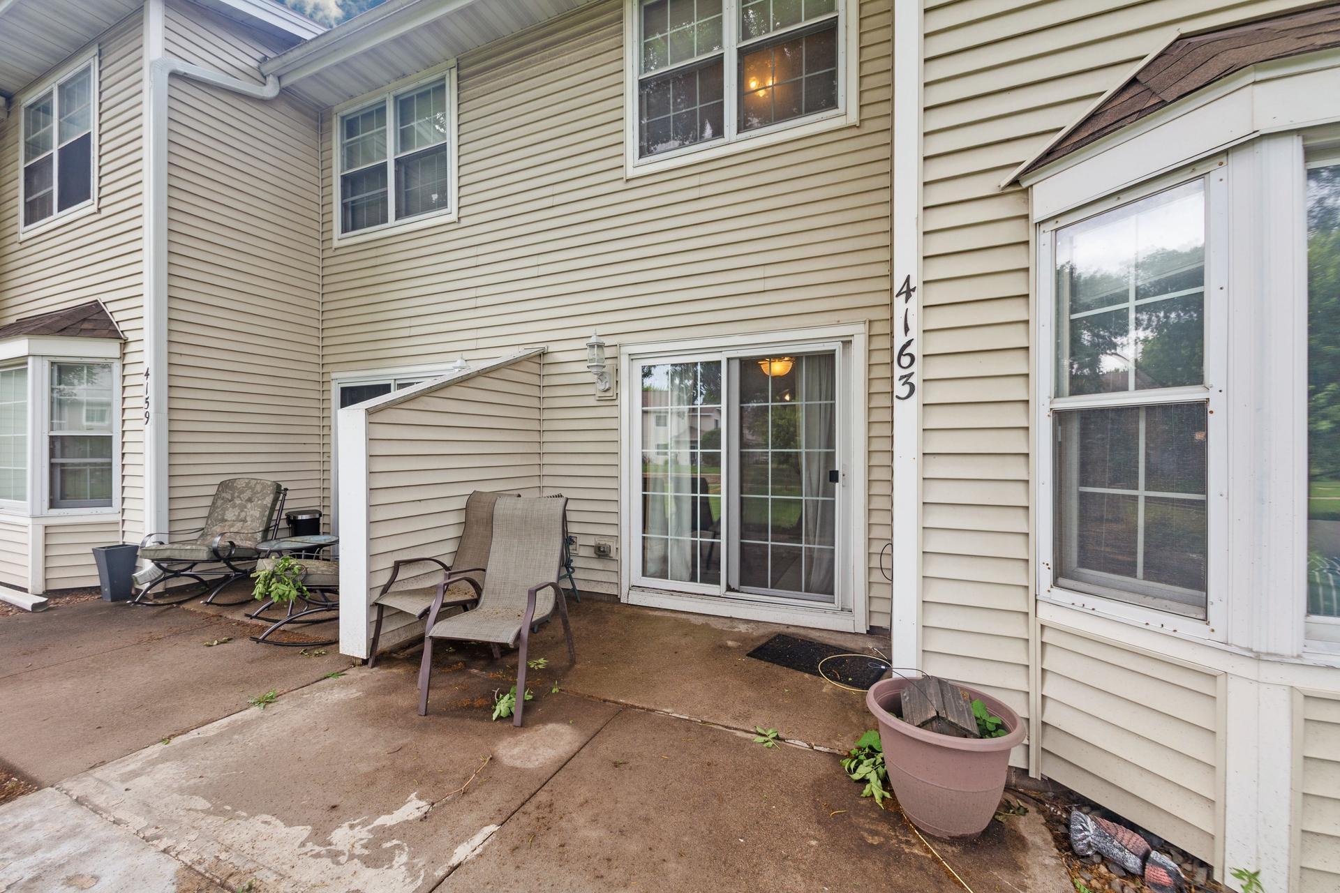 4163 Maureen Drive NE