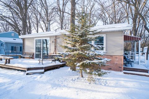 Photo of 36678 Oak Point Drive, New York Mills, MN 56567 (MLS # 7013529)