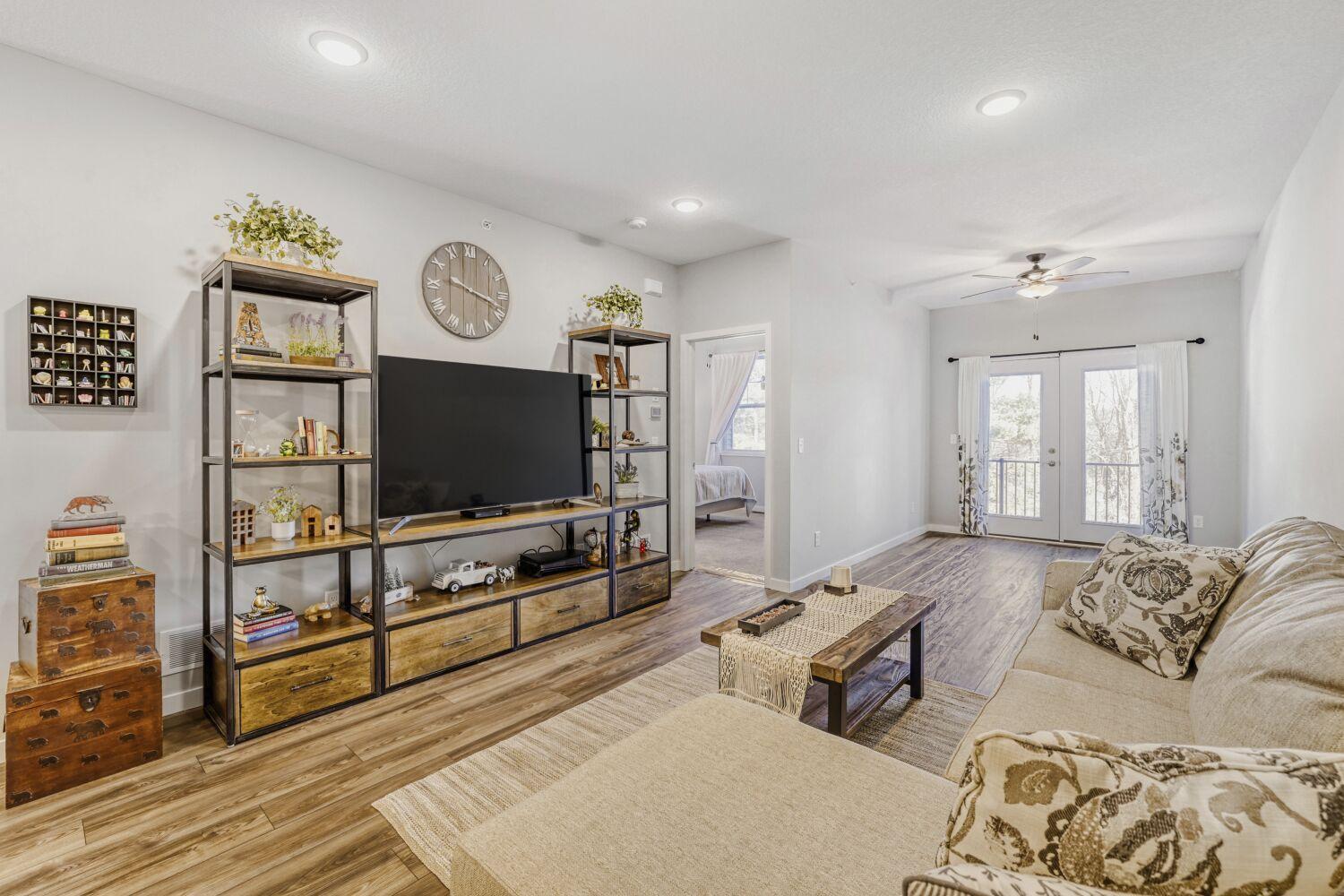 9105 Lexington Ave N B