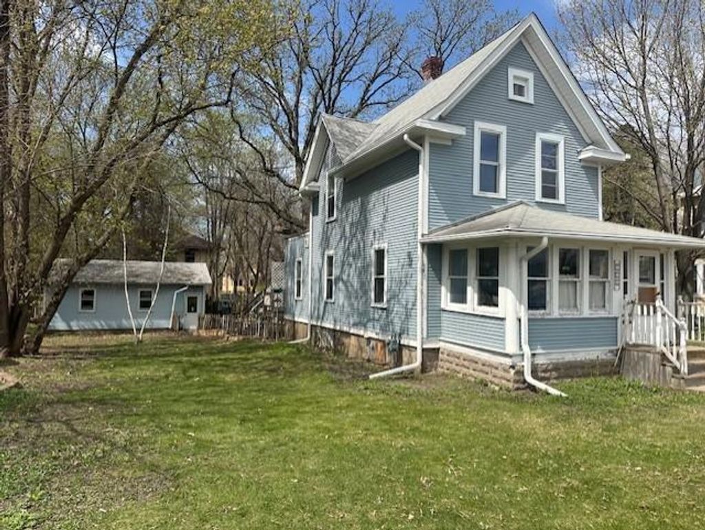 Photo of 236 Emerald Street SE, Minneapolis, MN 55414 (MLS # 7059274)
