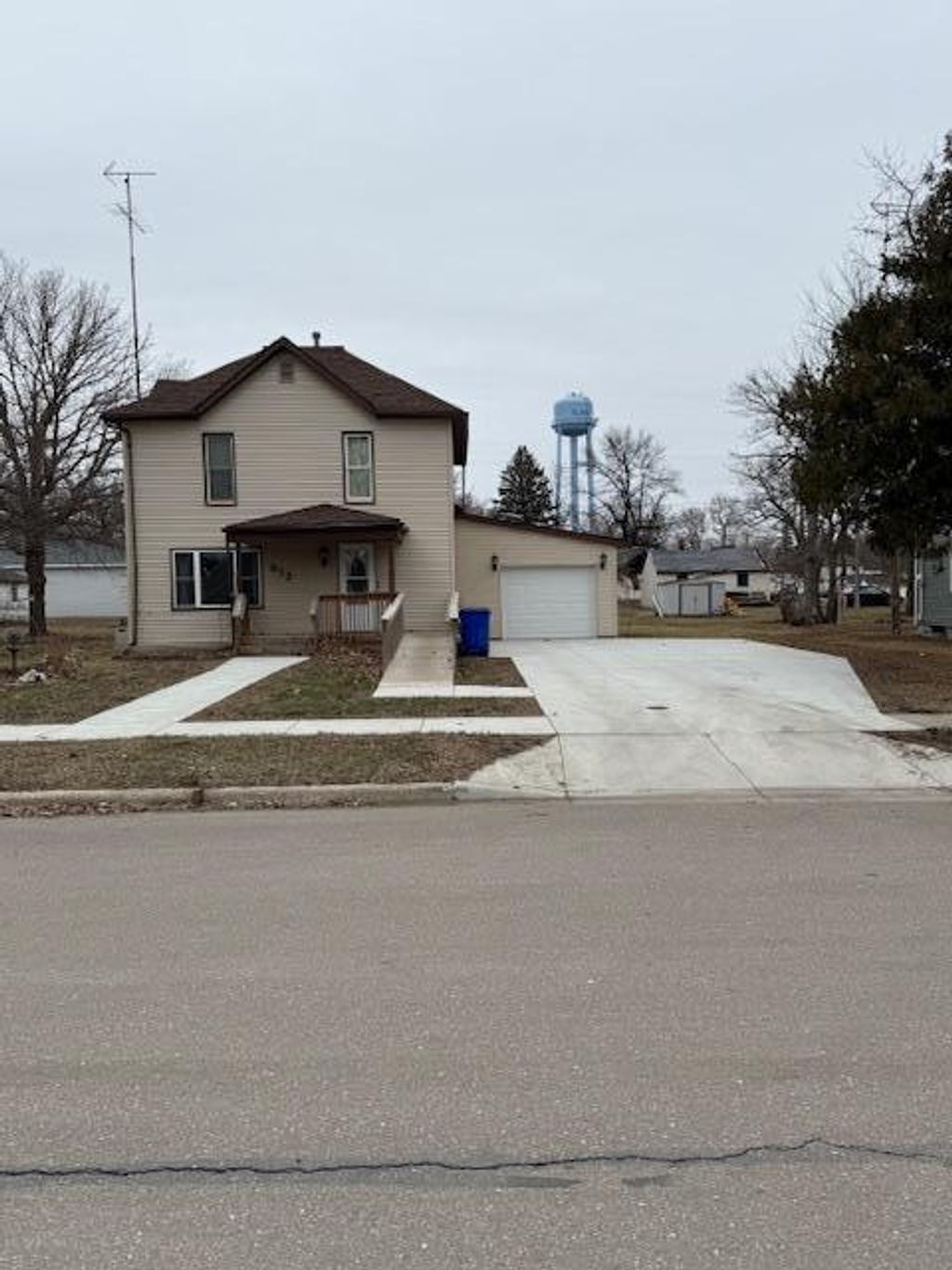 Photo of 812 11th Avenue, Clarkfield, MN 56223 (MLS # 7037096)