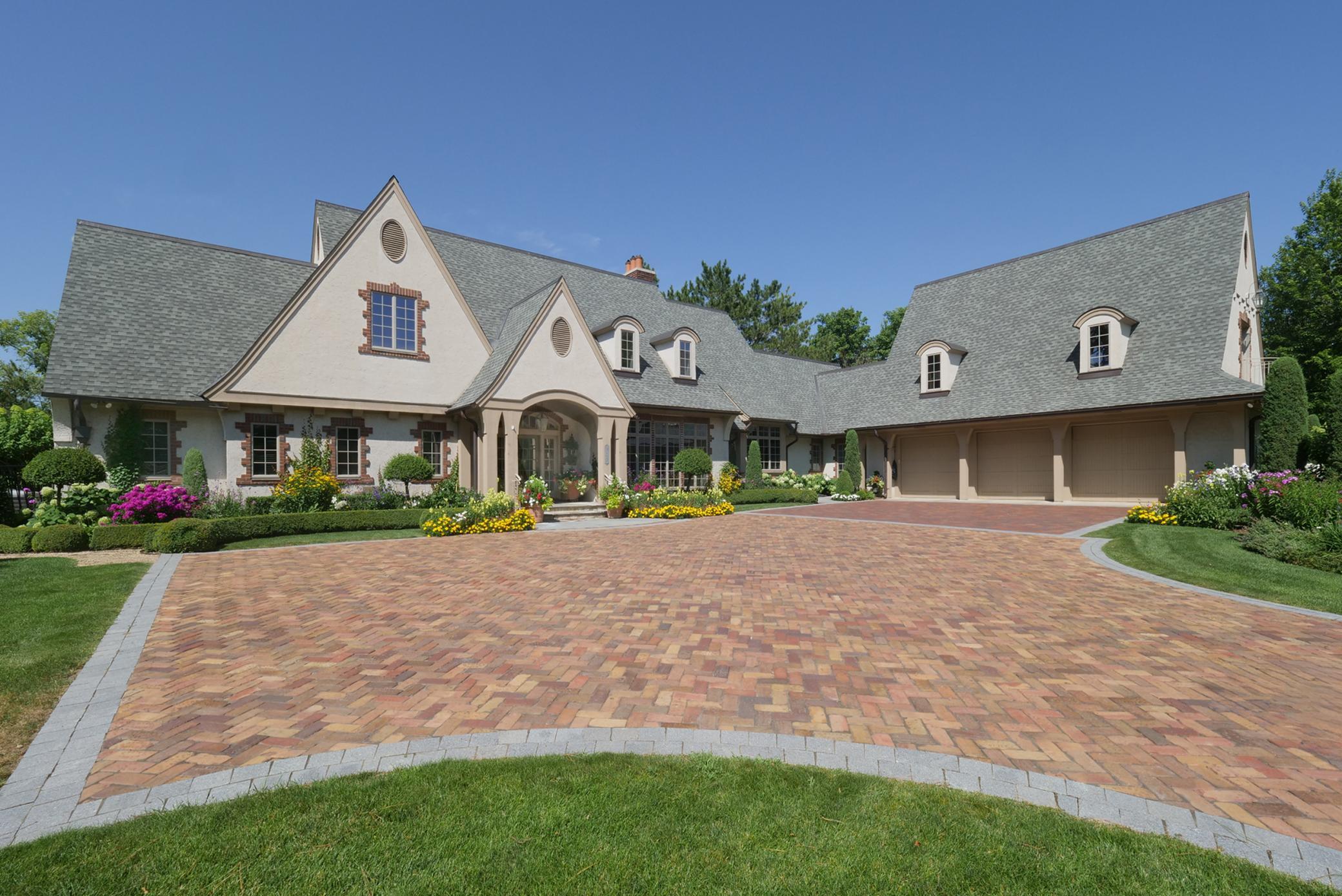 325 Highcroft Lane