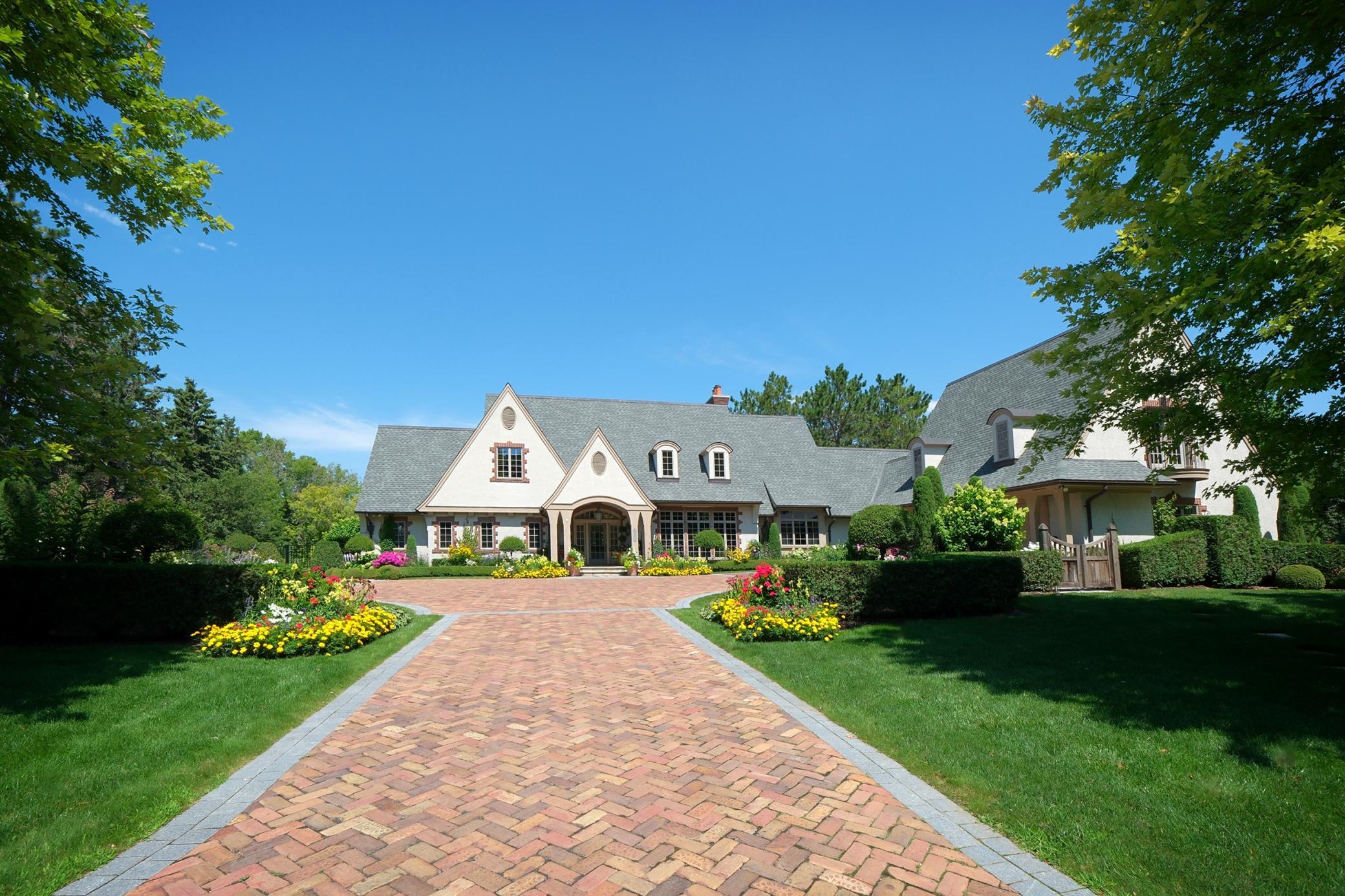 325 Highcroft Lane