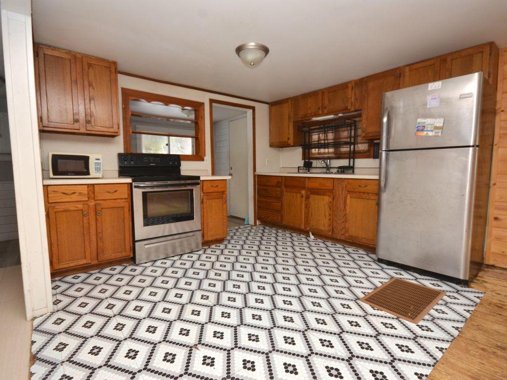 304 Central Avenue N