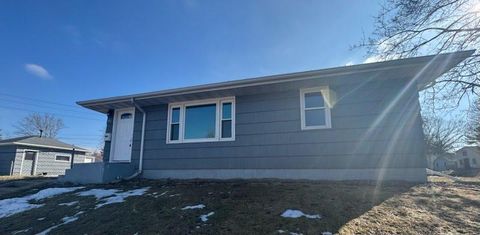 Photo of 44 Bernard Street E, West Saint Paul, MN 55118 (MLS # 7030778)