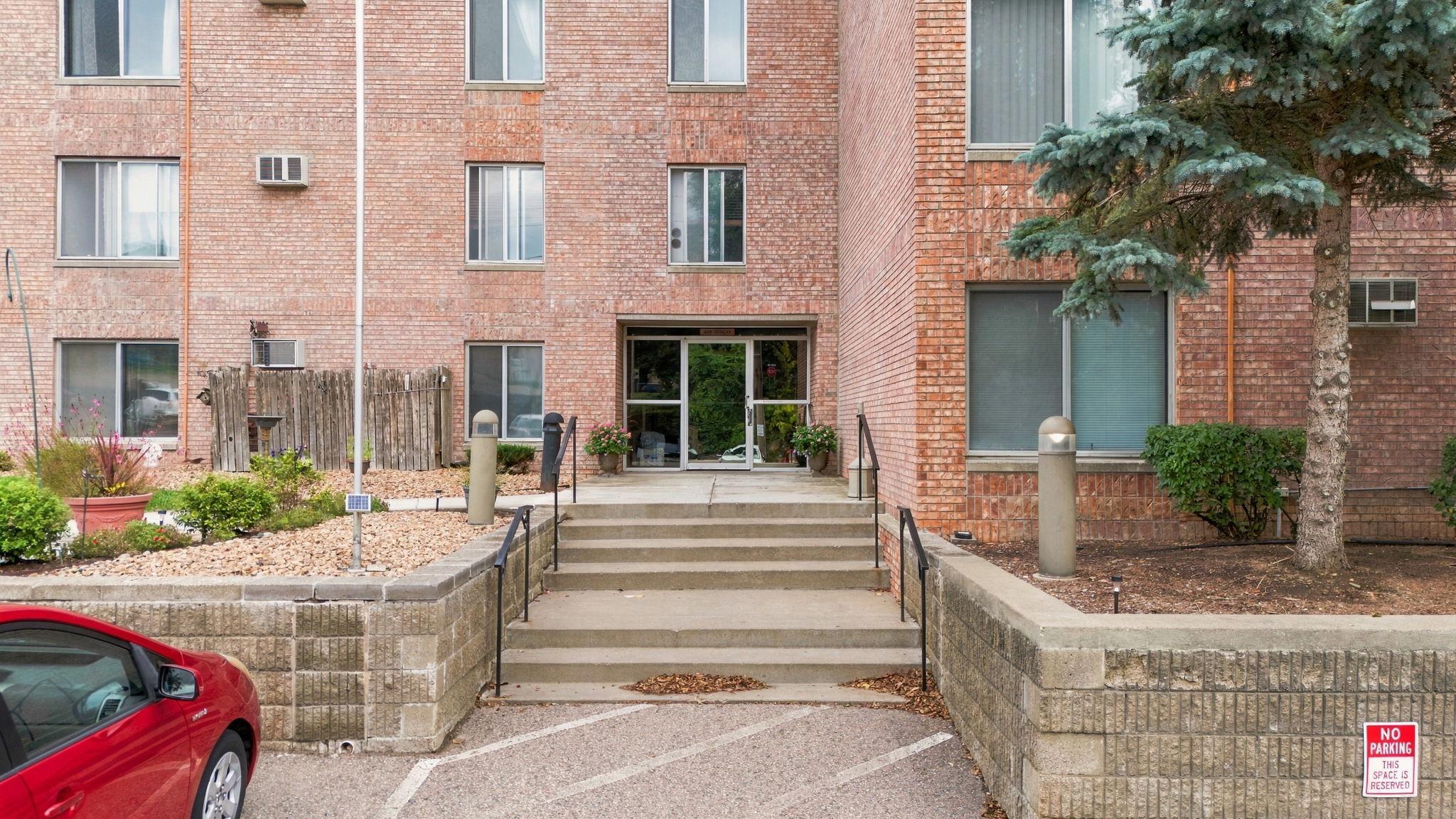 329 Geneva Avenue N 117