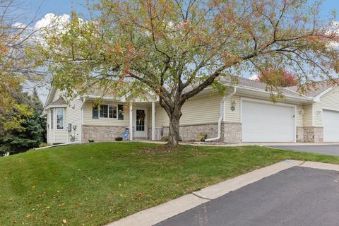 824 Woodland Drive Mahtomedi MN 55115