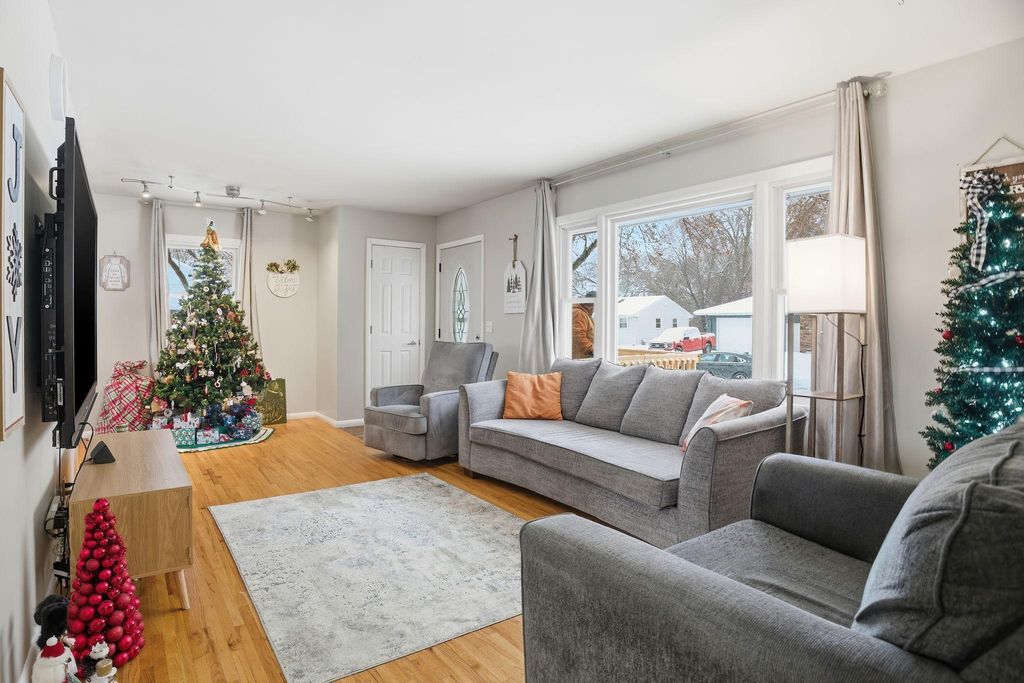 Photo of 6110 Regent Avenue N, Brooklyn Center, MN 55429 (MLS # 6826030)