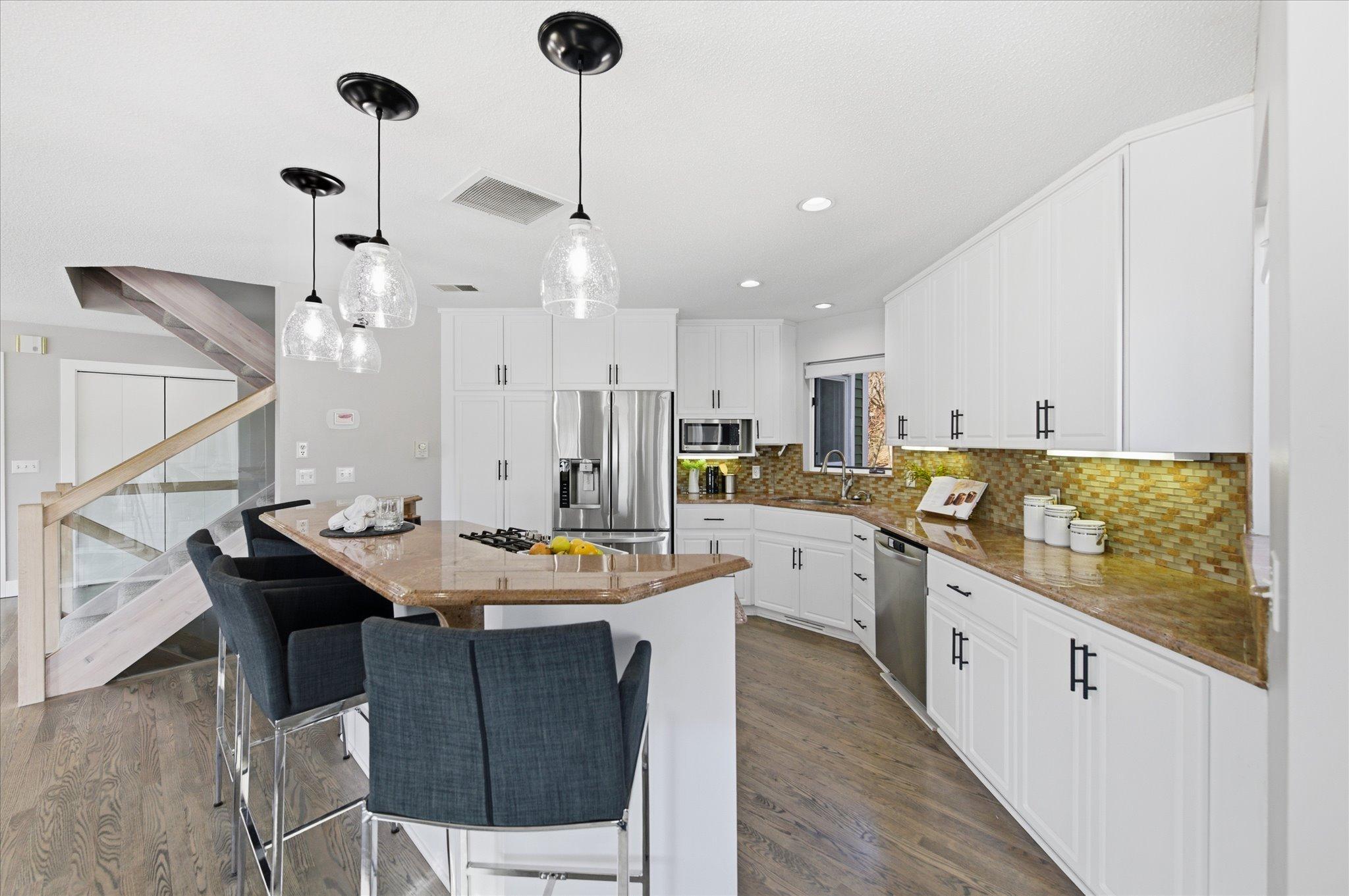 Prior Lake, Minnesota, 55372, United States, 4 Bedrooms Bedrooms, ,3 BathroomsBathrooms,Residential,Active,2035642