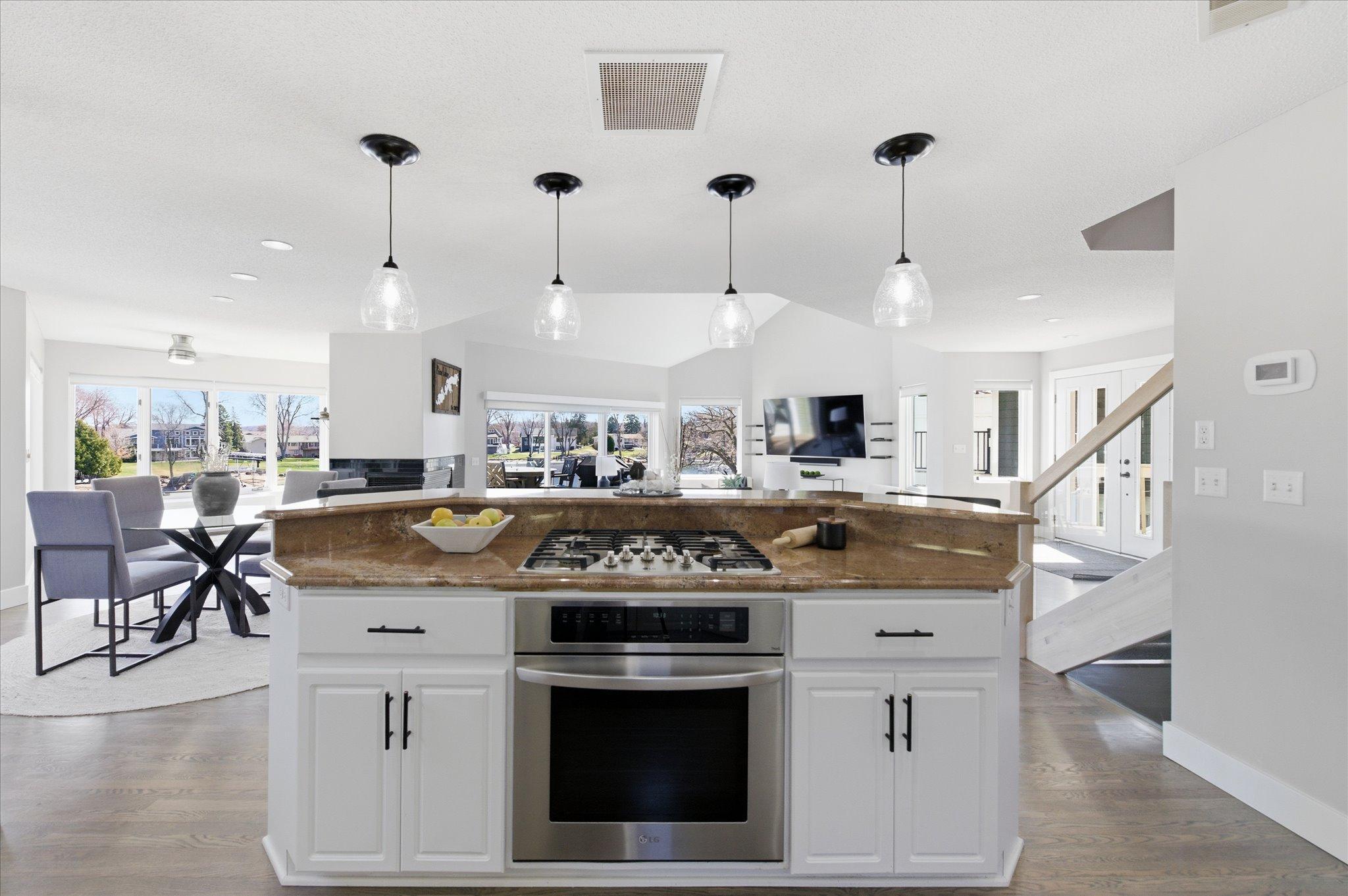 Prior Lake, Minnesota, 55372, United States, 4 Bedrooms Bedrooms, ,3 BathroomsBathrooms,Residential,Active,2035642