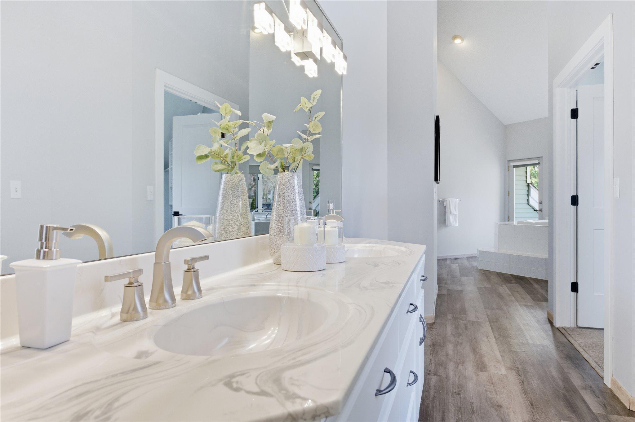 Prior Lake, Minnesota, 55372, United States, 4 Bedrooms Bedrooms, ,3 BathroomsBathrooms,Residential,Active,2035642