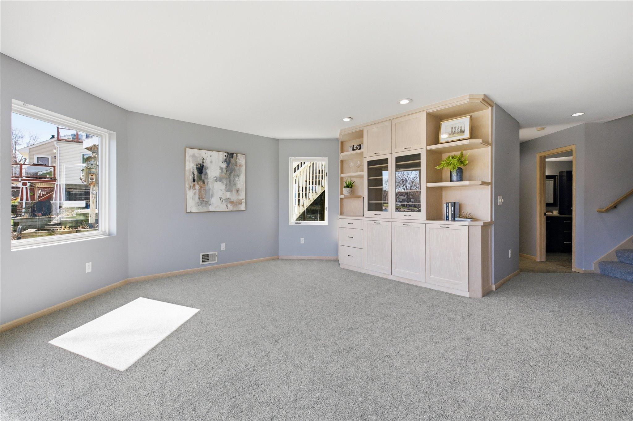 Prior Lake, Minnesota, 55372, United States, 4 Bedrooms Bedrooms, ,3 BathroomsBathrooms,Residential,Active,2035642