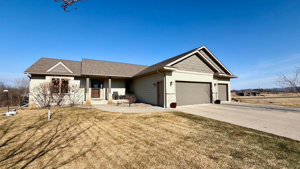 Photo of 105 Hillwood Drive, Lake City, MN 55041 (MLS # 7030066)