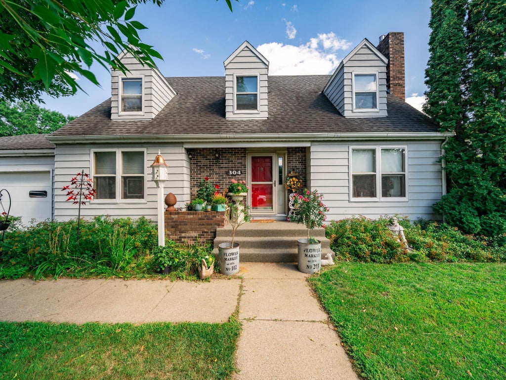Photo of 304 3rd Street NE, Little Falls, MN 56345 (MLS # 7135333)