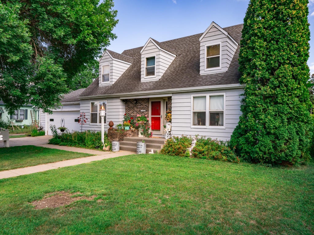 Photo of 304 3rd Street NE, Little Falls, MN 56345 (MLS # 7135333)