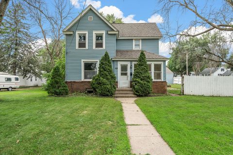 Photo of 1302 8th Avenue NW, Austin, MN 55912 (MLS # 6761564) Photo of 1302 8th Avenue NW, Austin, MN 55912 (MLS # 6761564)