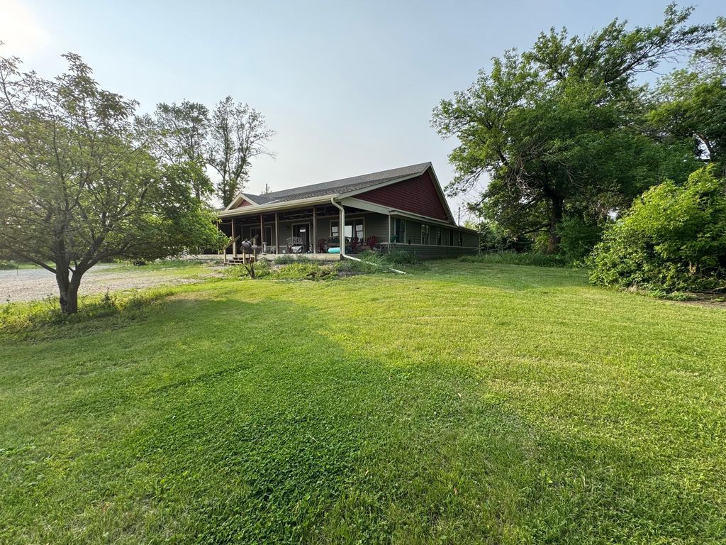 Photo of 15913 810th Avenue, Glenville, MN 56036 (MLS # 6726073)