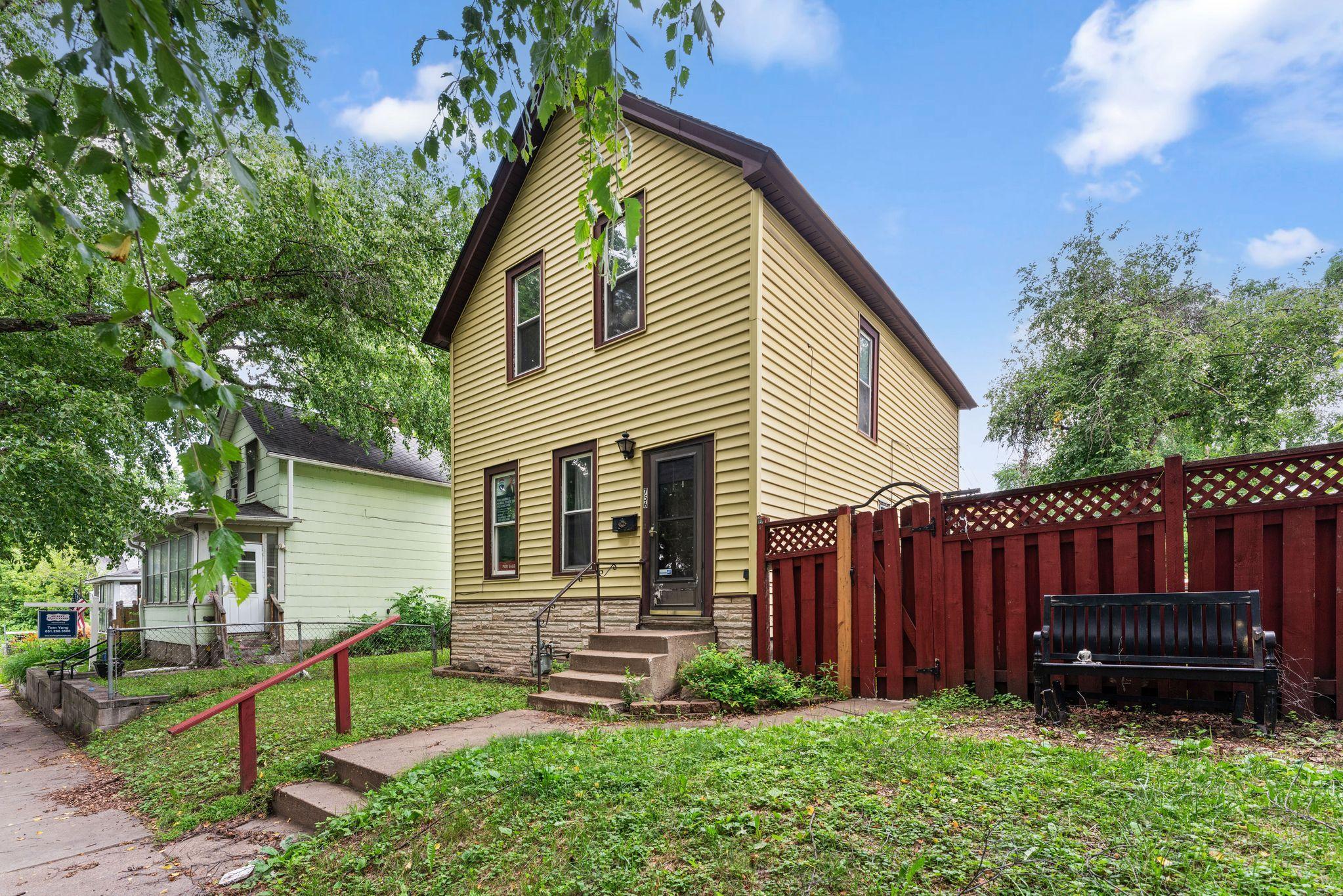 756 Desoto Street