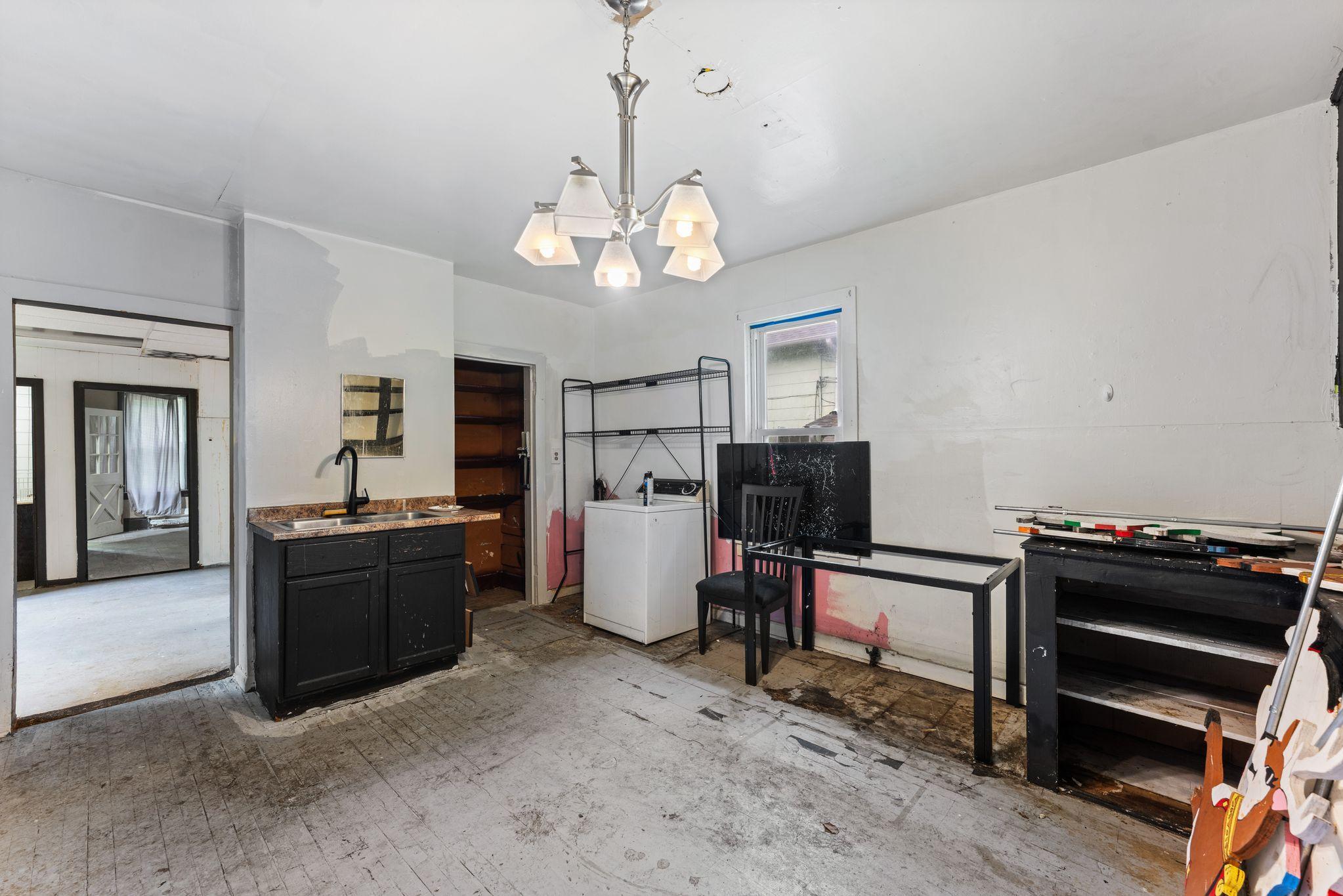 756 Desoto Street