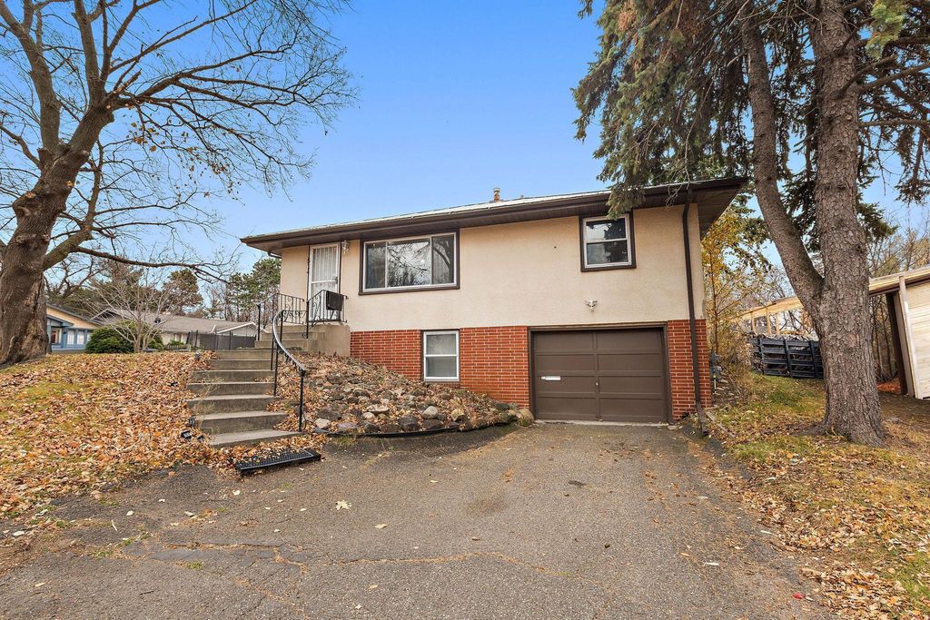 Photo of 514 Arlington Avenue E, Saint Paul, MN 55130 (MLS # 6826448)