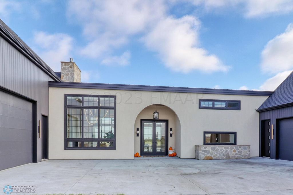Photo of 773 5 Avenue N, Casselton, ND 58012 (MLS # 6579464)