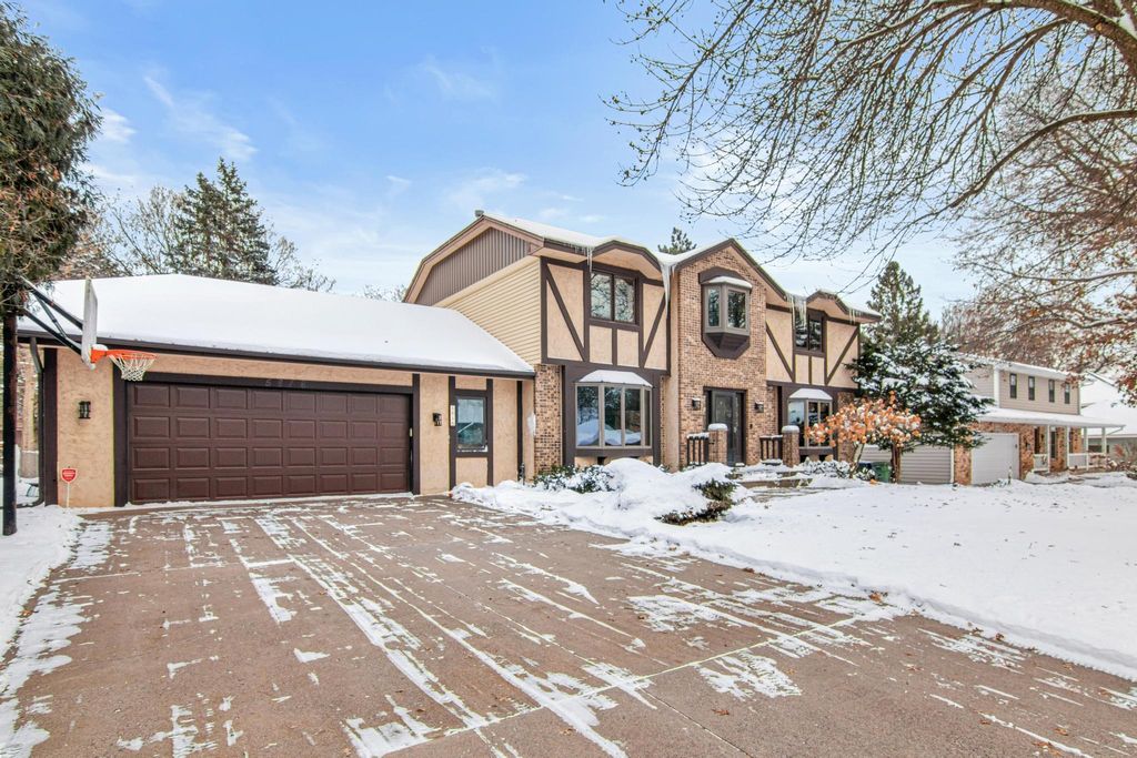 Photo of 5816 Oxford Street N, Shoreview, MN 55126 (MLS # 7008525)