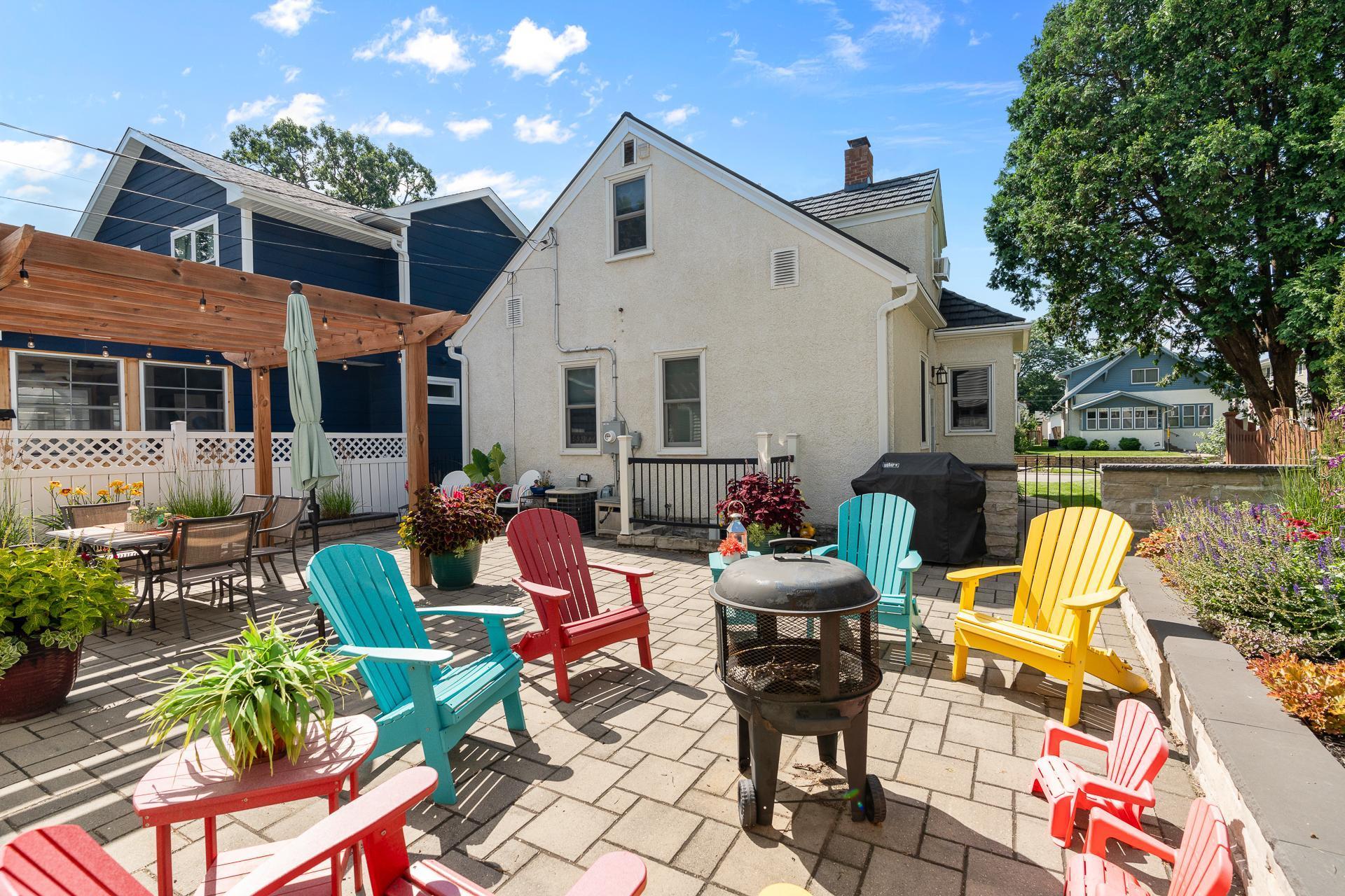 1261 Eleanor Avenue
