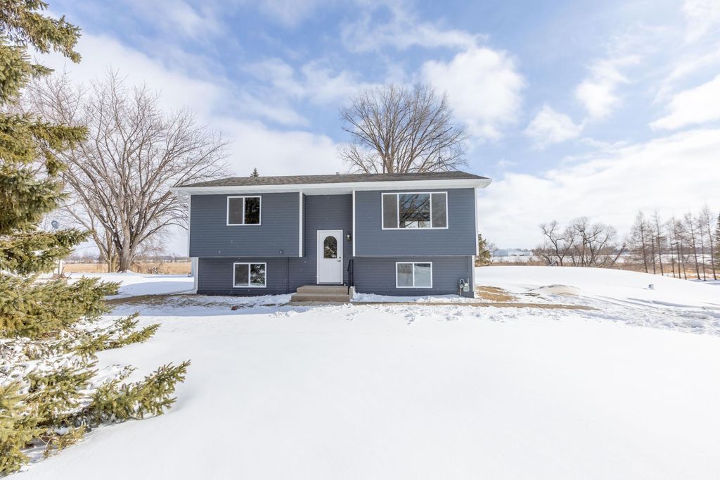 Photo of 5622 Jeffery Avenue SW, Howard Lake, MN 55349 (MLS # 7024390)