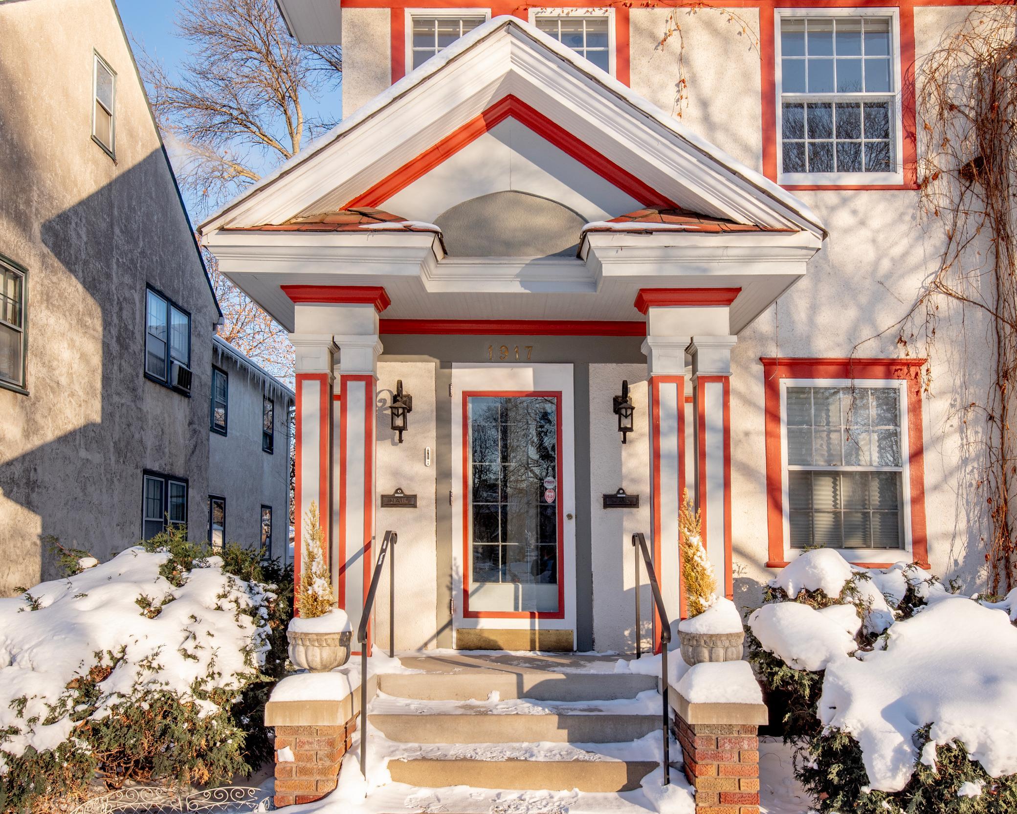 1917 Summit Avenue 2