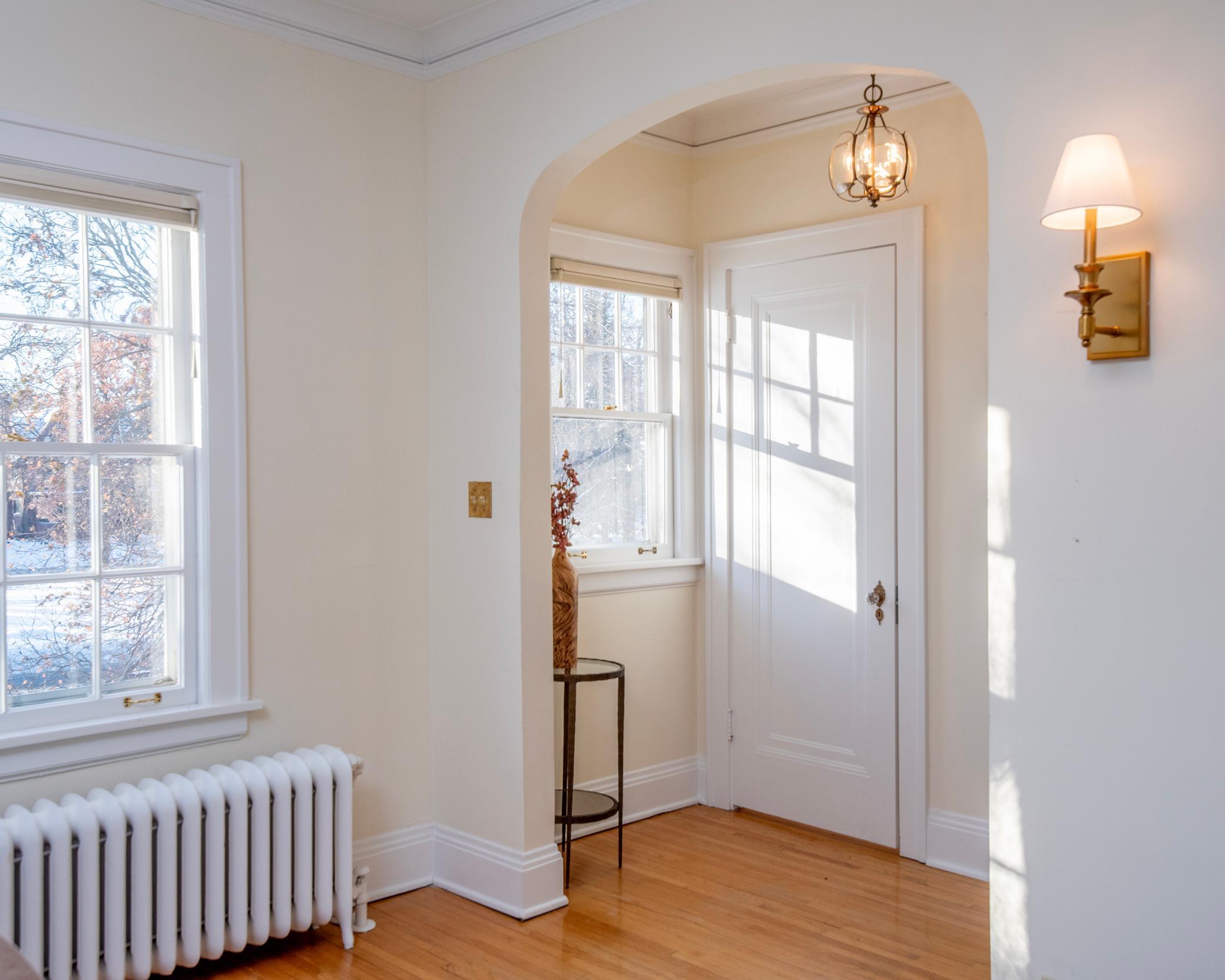 1917 Summit Avenue 2