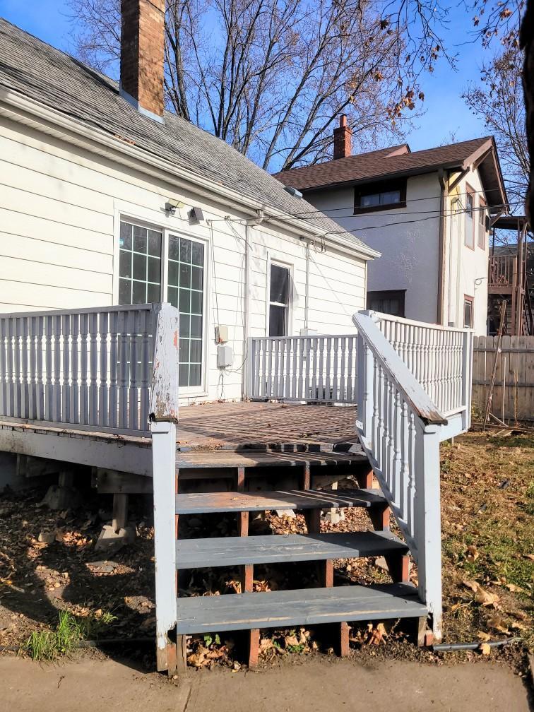 960 Geranium Avenue E