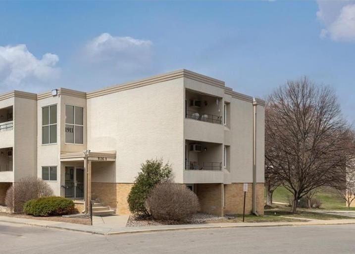 Photo of 1911 Viking Drive NW #11, Rochester, MN 55901 (MLS # 7091217)