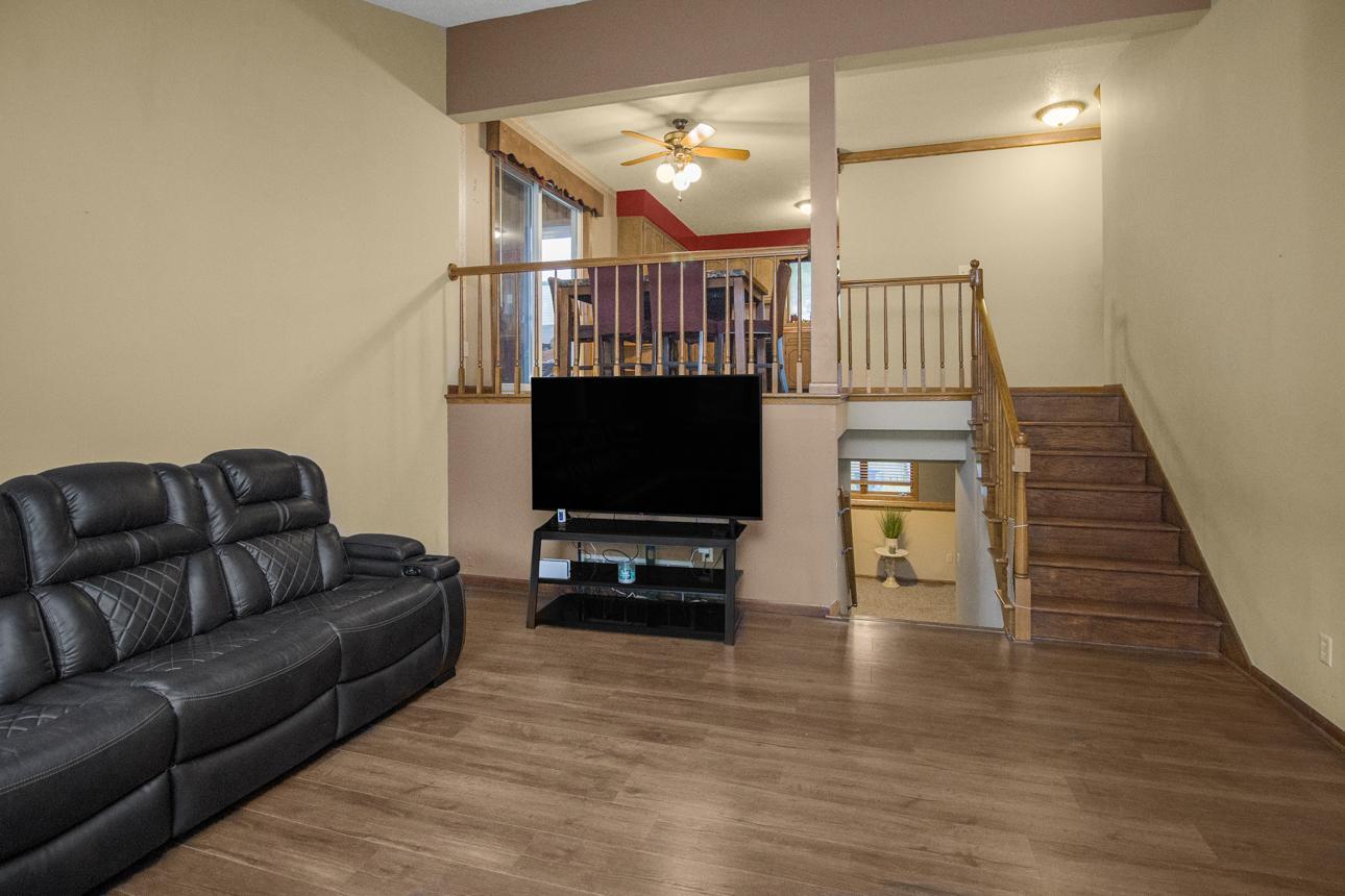 2246 Vivian Lane