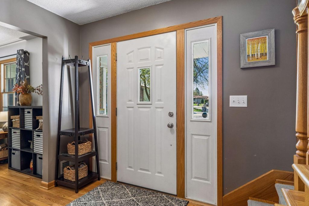 Photo of 14240 Green View Court, Eden Prairie, MN 55346 (MLS # 7034331)