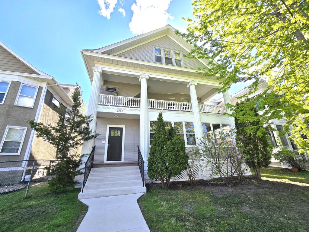 Photo of 2223 Pleasant Avenue, Minneapolis, MN 55404 (MLS # 7101211)