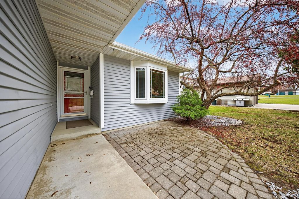 Photo of 2636 Westridge Lane NW, Rochester, MN 55901 (MLS # 7049232)