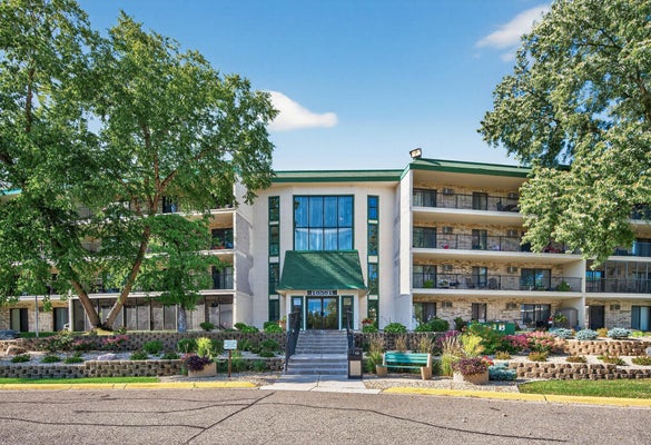 10501 CEDAR LAKE RD APT 318, HOPKINS, MN 55305 - Image 83835ec00fa97d8625d8ac4df757149c/2572261798