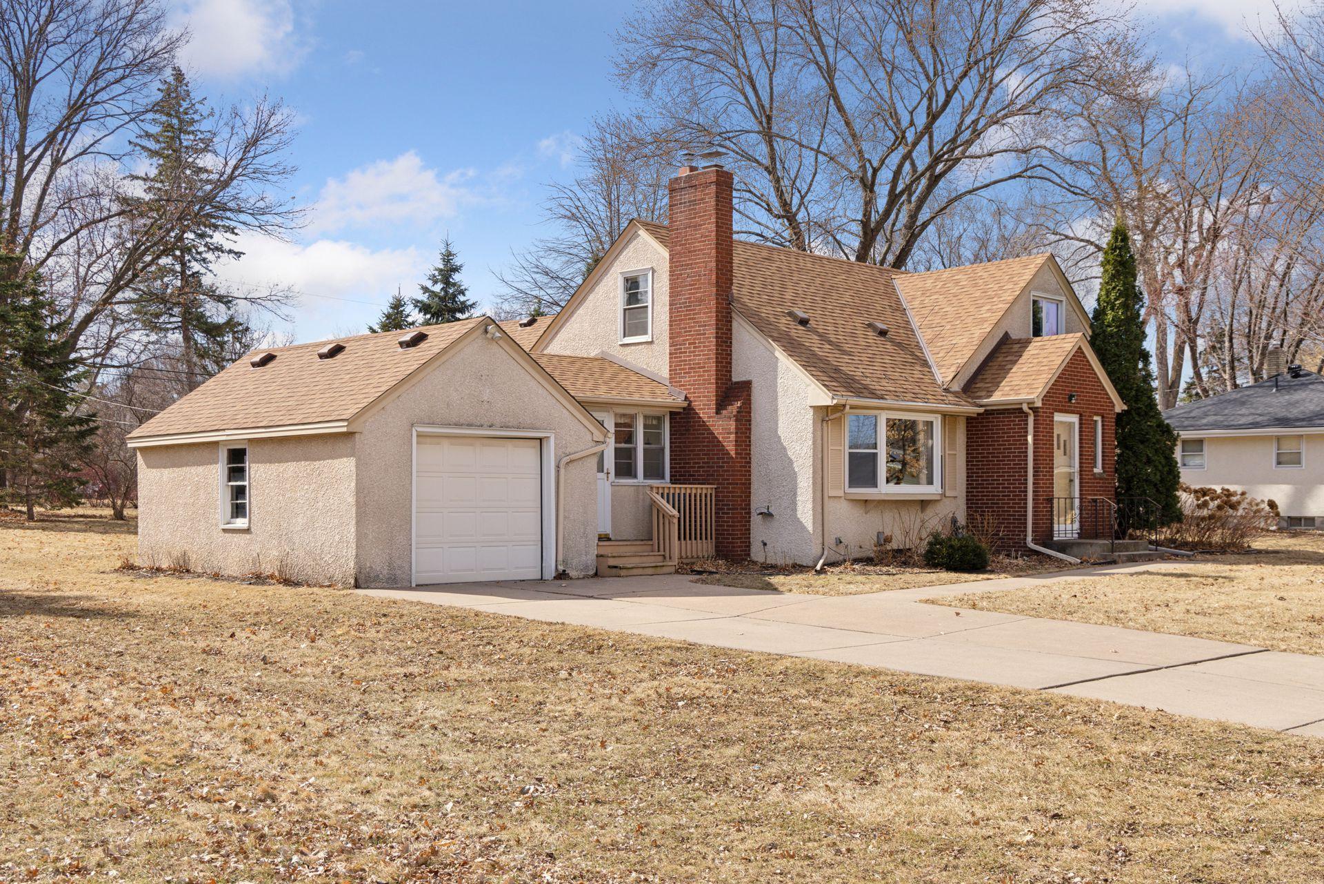 1166 Sherren Street W