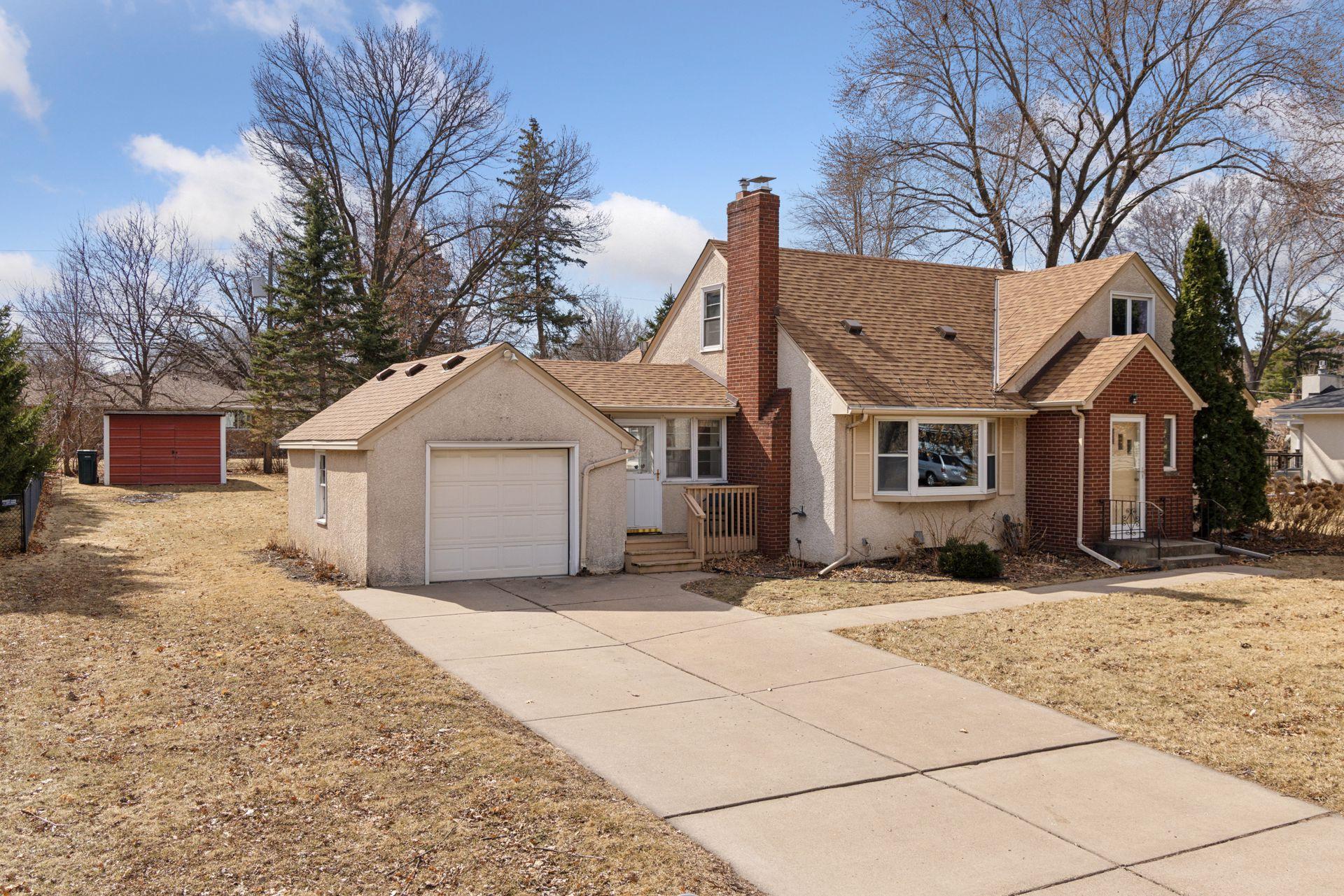 1166 Sherren Street W