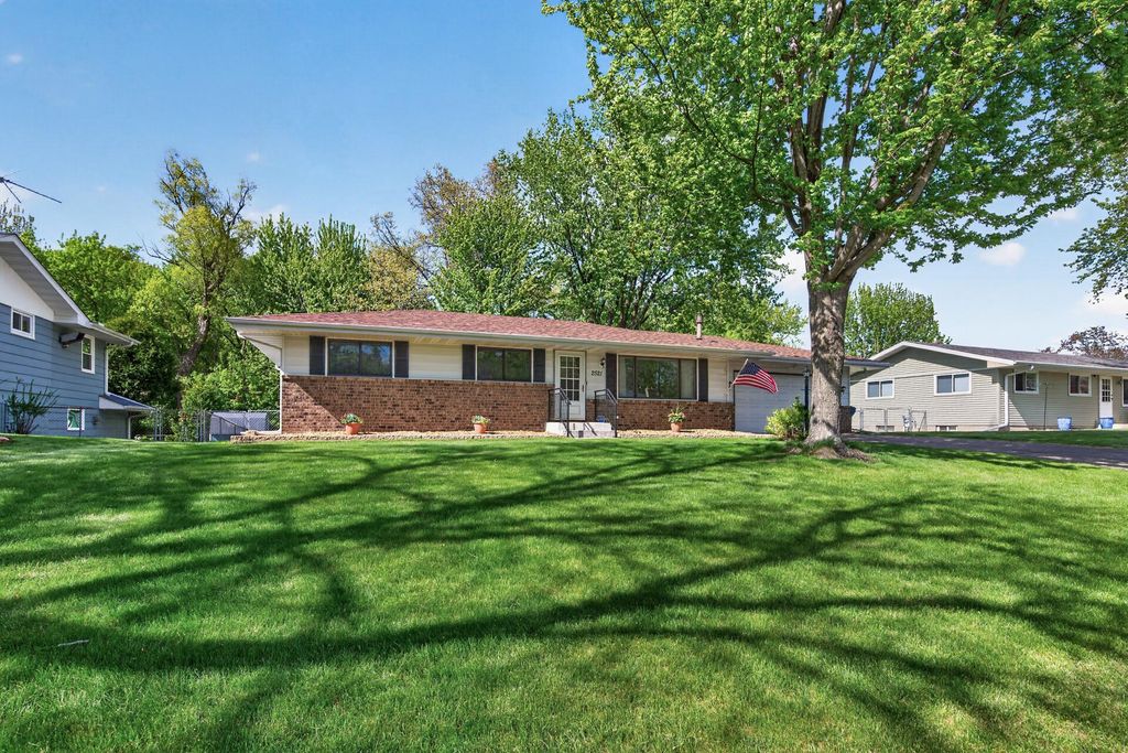 Photo of 2521 Cedar Avenue, White Bear Lake, MN 55110 (MLS # 7057208)