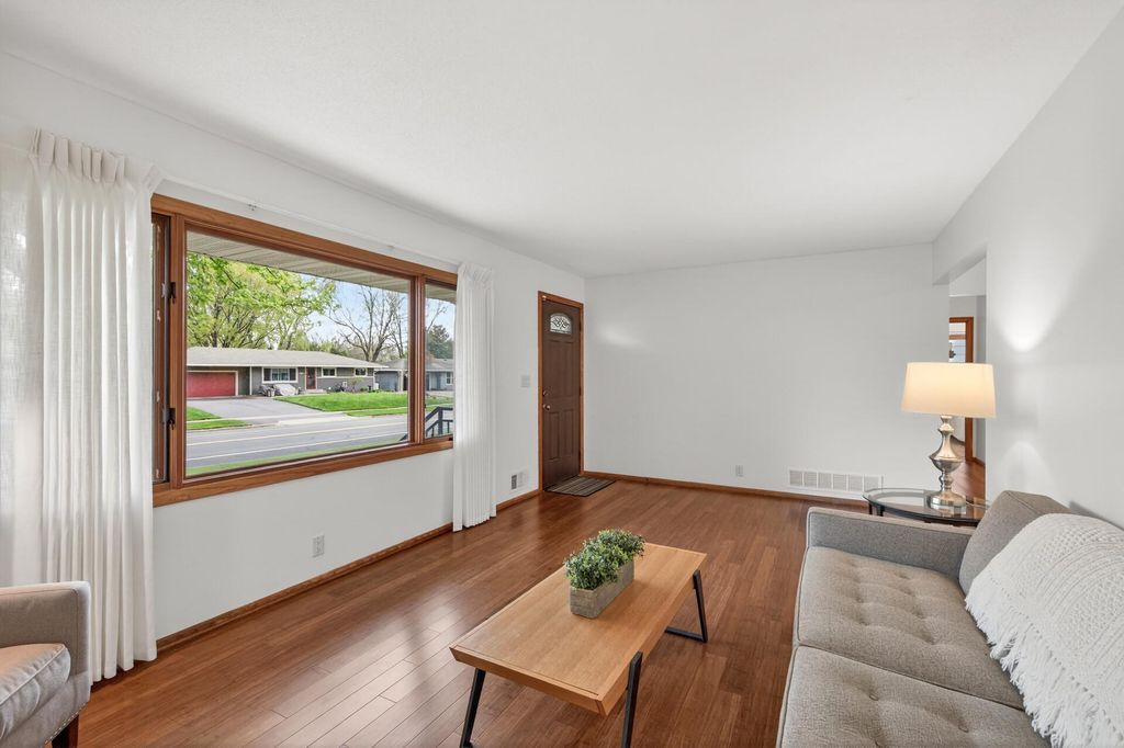 Photo of 2521 Cedar Avenue, White Bear Lake, MN 55110 (MLS # 7057208)