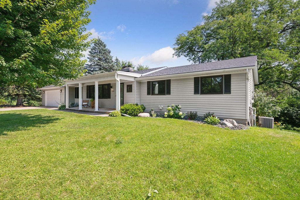 Photo of 7329 Ridgeway Road, Golden Valley, MN 55427 (MLS # 7022133)