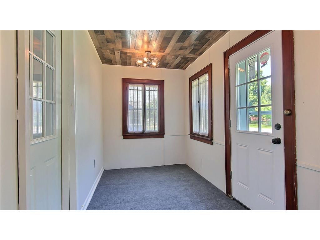 Photo of 861 Algonquin Avenue, Saint Paul, MN 55119 (MLS # 7028439)