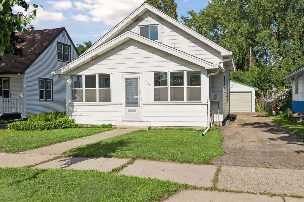 Photo of 1032 Cumberland Street, Saint Paul, MN 55117 (MLS # 7089986)